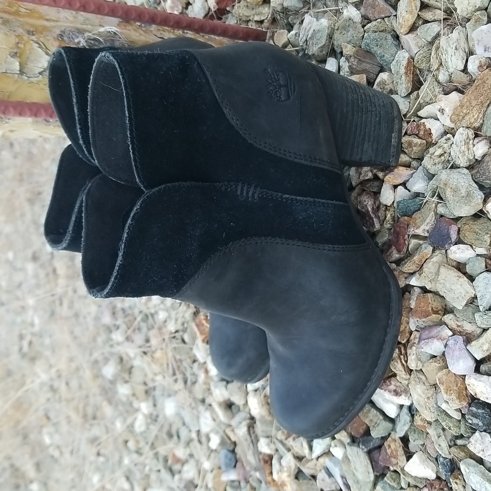 Timberland Black Leather and Suede Heeled Ankle Boots.